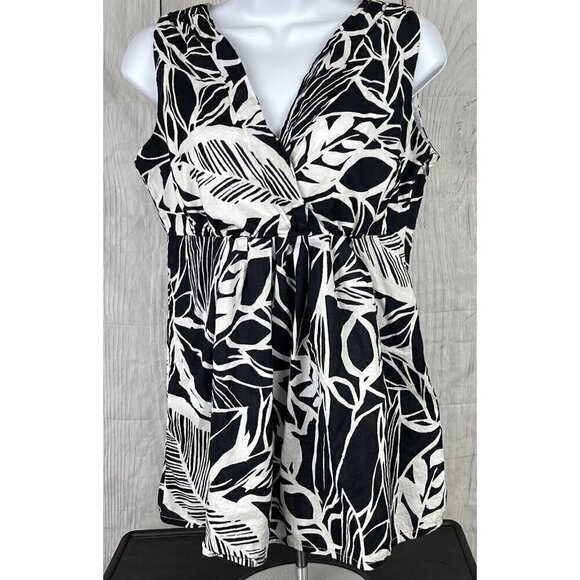 a.n.a. Womens Small Sleeveless Black White Leaf Print Top Surplice Neck - Picture 2 of 9